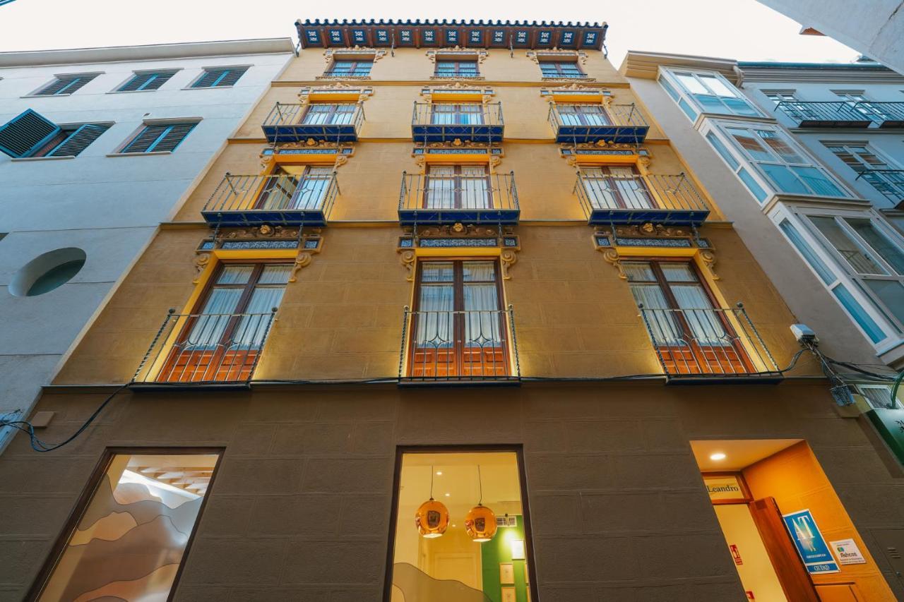 Debambu Atarazanas Aparthotel Malaga Luaran gambar