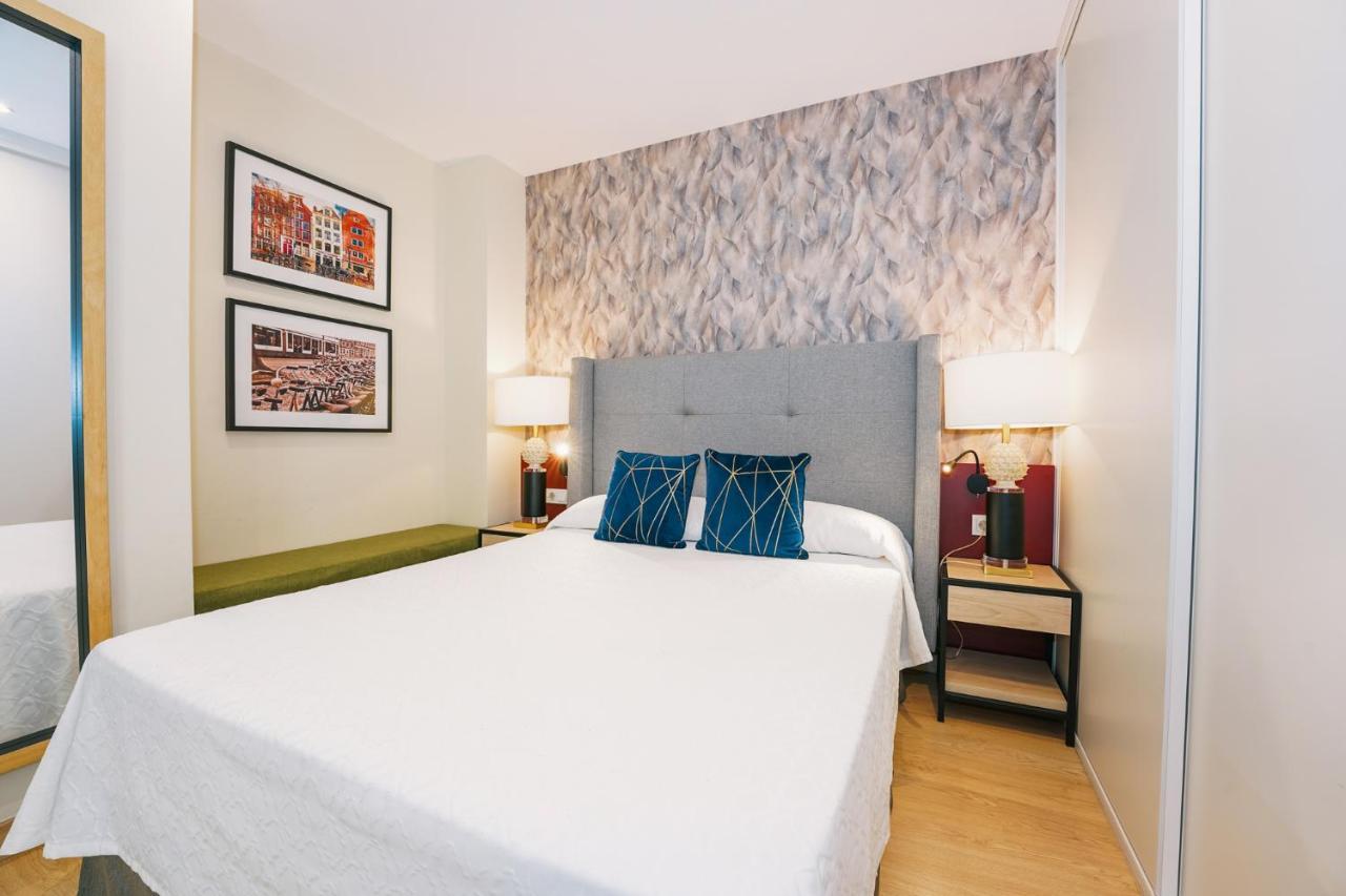 Debambu Atarazanas Aparthotel Malaga Luaran gambar