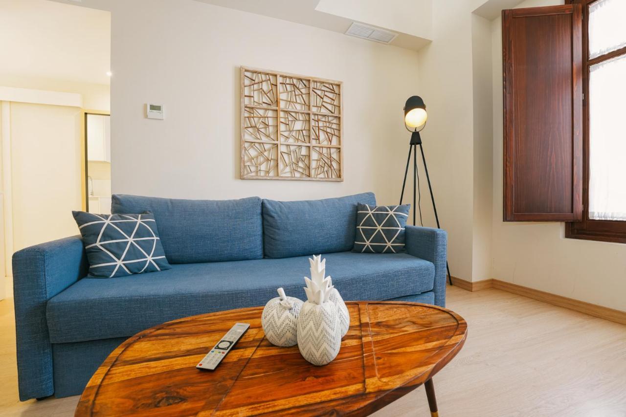 Debambu Atarazanas Aparthotel Malaga Luaran gambar