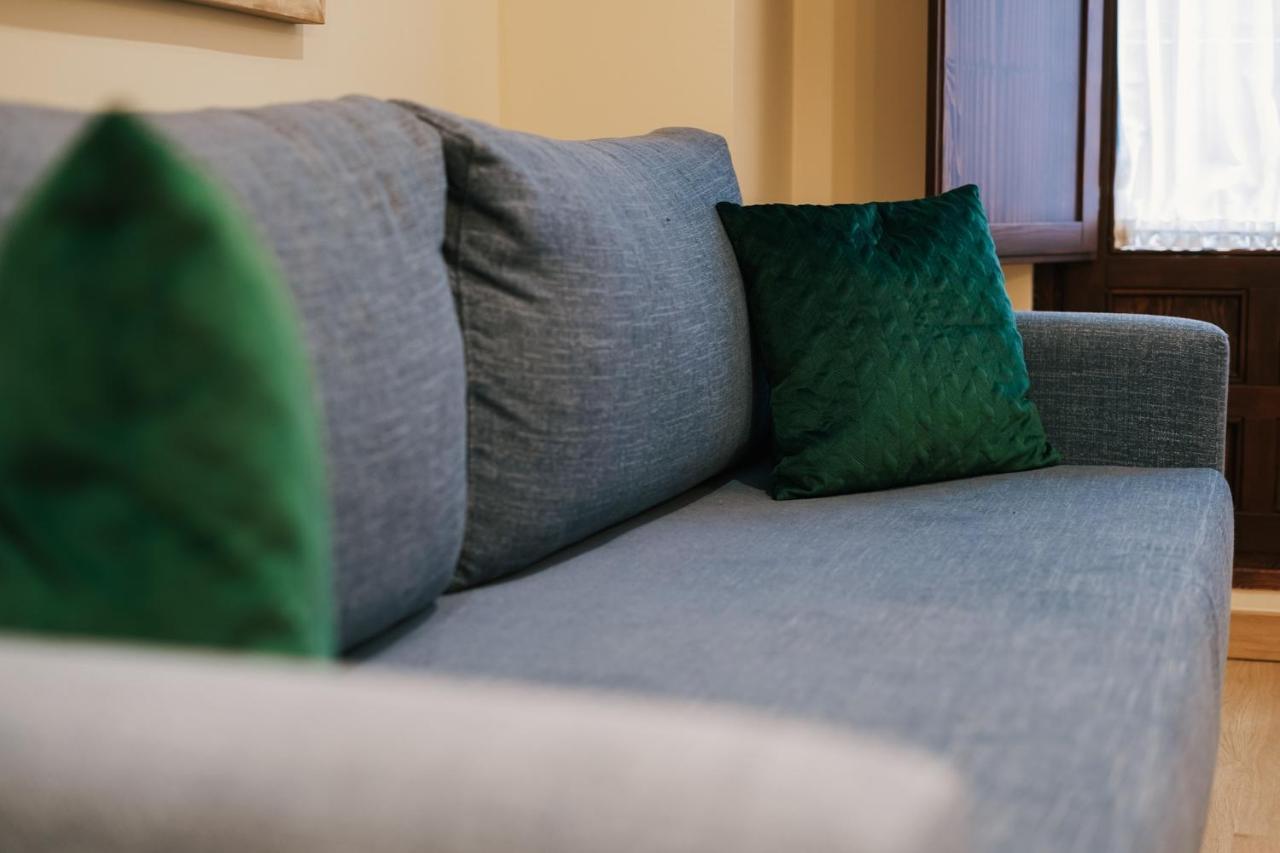 Debambu Atarazanas Aparthotel Malaga Luaran gambar